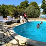 Peloponnese 12pax ヴィラ Rákhes
