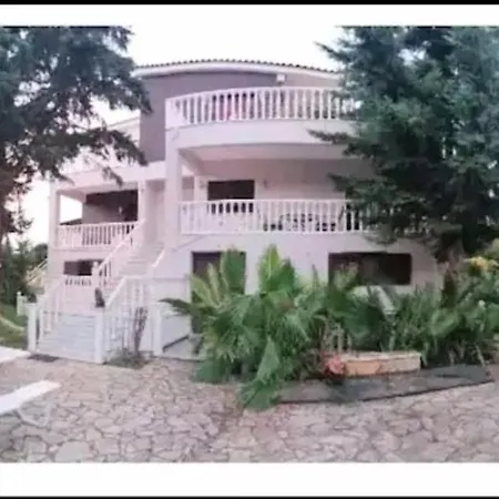 Peloponnese 12pax Rákhes