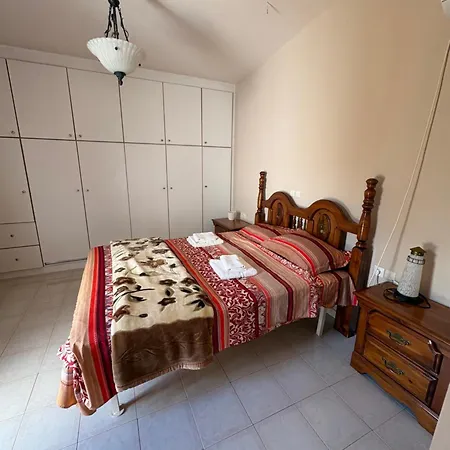 W Studio, Pool, Garden, Sleeps 12 To 15 Rakhai