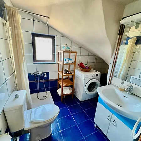 W Studio, Pool, Garden, Sleeps 12 To 15 * Rakhai