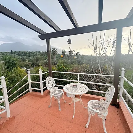 W Studio, Pool, Garden, Sleeps 12 To 15 *