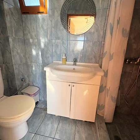W Studio, Pool, Garden, Sleeps 12 To 15 Rakhai