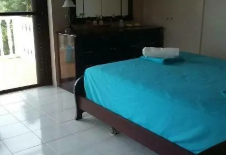 W Studio, Pool, Garden, Sleeps 12 To 15 Rakhai